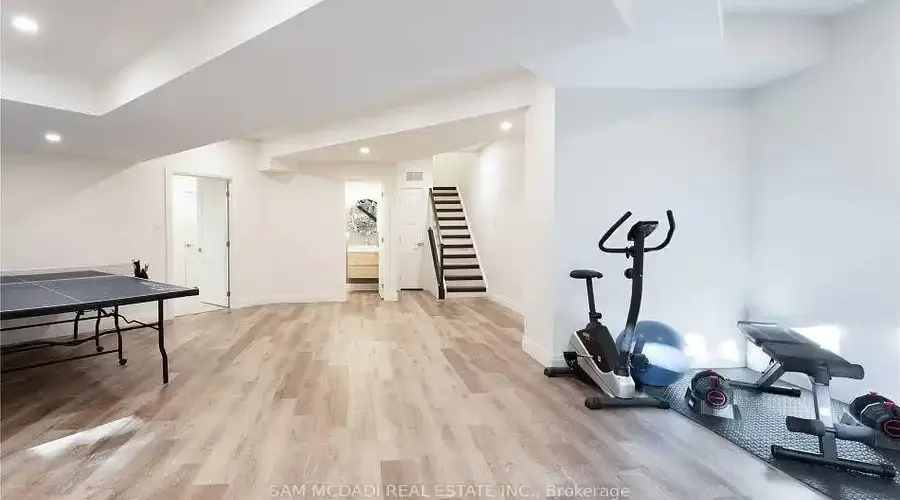 2064 Almira Court, Mississauga, Ontario, L5H 4A5, Canada, 4 Bedrooms Bedrooms, ,5 BathroomsBathrooms,Residential,For Sale,1946449