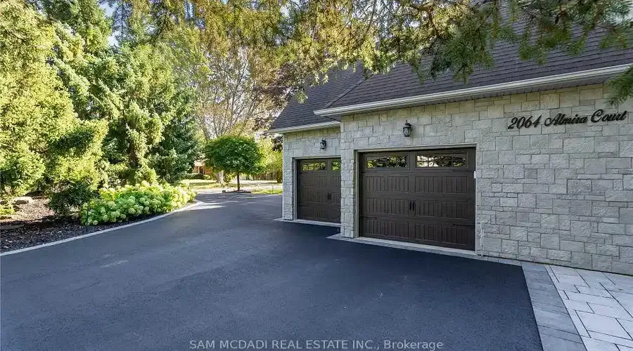 2064 Almira Court, Mississauga, Ontario, L5H 4A5, Canada, 4 Bedrooms Bedrooms, ,5 BathroomsBathrooms,Residential,For Sale,1946449