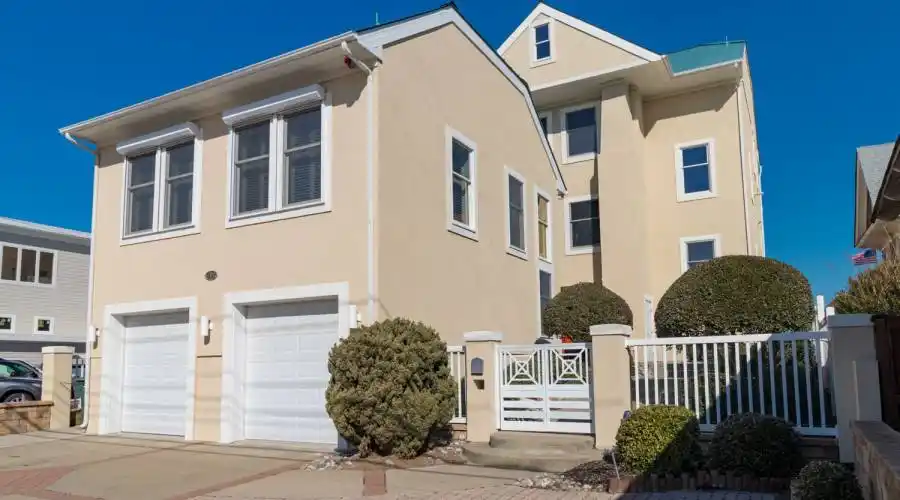 504 Ocean View Ave,Norfolk,Virginia 23503,United States,4 Bedrooms Bedrooms,4 BathroomsBathrooms,Residential,Ocean View Ave,190994