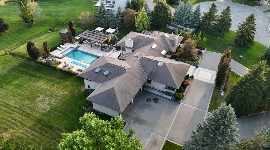 17 Dew Drop Crt, Vaughan, Ontario, L6A 1E9, Canada, 5 Bedrooms Bedrooms, 10 Rooms Rooms,6 BathroomsBathrooms,Residential,For Sale,Dew Drop,1952509