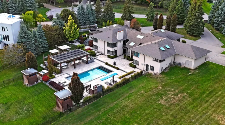 17 Dew Drop Crt, Vaughan, Ontario, L6A 1E9, Canada, 5 Bedrooms Bedrooms, 10 Rooms Rooms,6 BathroomsBathrooms,Residential,For Sale,Dew Drop,1952509