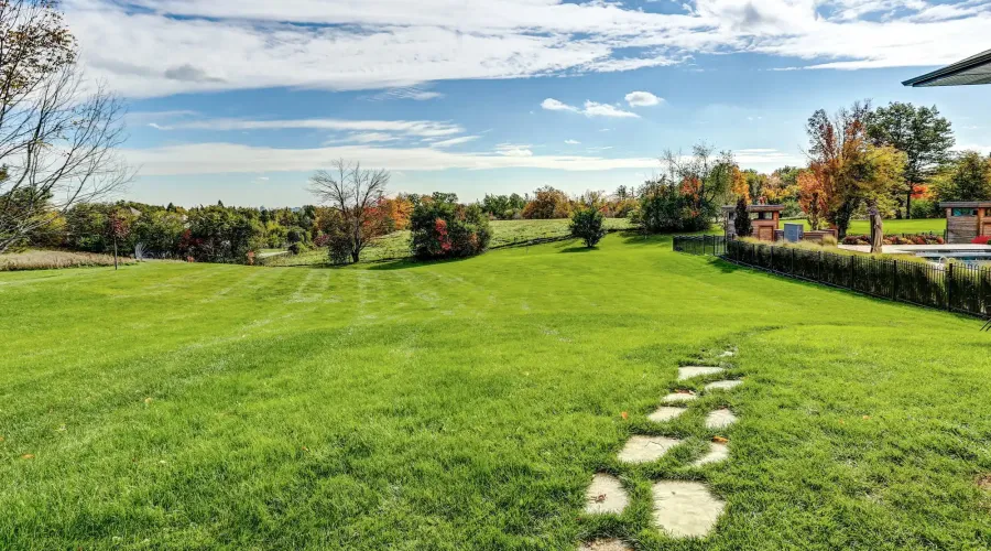 17 Dew Drop Crt, Vaughan, Ontario, L6A 1E9, Canada, 5 Bedrooms Bedrooms, 10 Rooms Rooms,6 BathroomsBathrooms,Residential,For Sale,Dew Drop,1952509