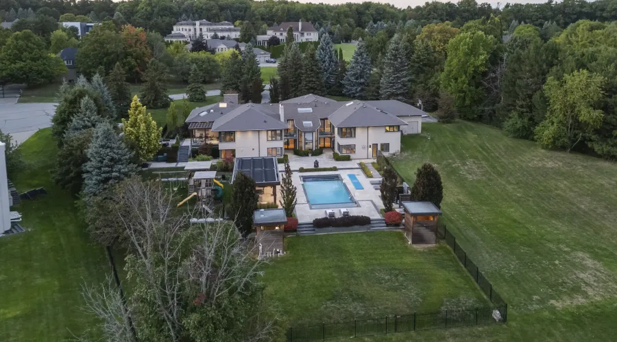 17 Dew Drop Crt, Vaughan, Ontario, L6A 1E9, Canada, 5 Bedrooms Bedrooms, 10 Rooms Rooms,6 BathroomsBathrooms,Residential,For Sale,Dew Drop,1952509