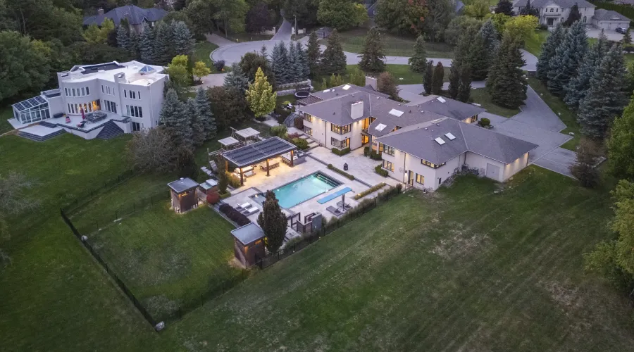 17 Dew Drop Crt, Vaughan, Ontario, L6A 1E9, Canada, 5 Bedrooms Bedrooms, 10 Rooms Rooms,6 BathroomsBathrooms,Residential,For Sale,Dew Drop,1952509