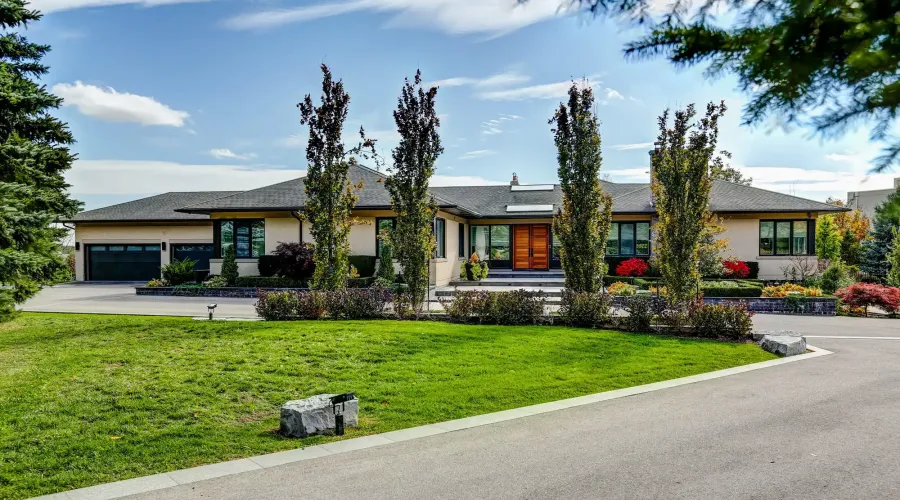 17 Dew Drop Crt, Vaughan, Ontario, L6A 1E9, Canada, 5 Bedrooms Bedrooms, 10 Rooms Rooms,6 BathroomsBathrooms,Residential,For Sale,Dew Drop,1952509