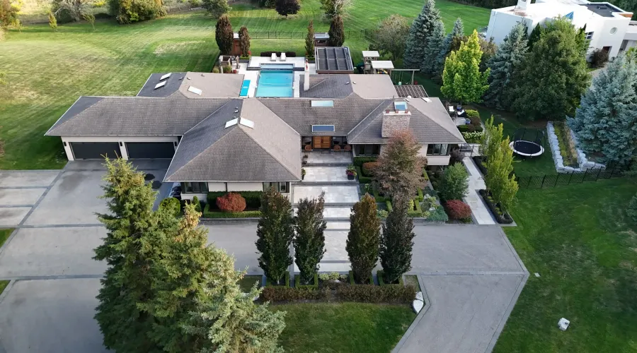 17 Dew Drop Crt, Vaughan, Ontario, L6A 1E9, Canada, 5 Bedrooms Bedrooms, 10 Rooms Rooms,6 BathroomsBathrooms,Residential,For Sale,Dew Drop,1952509