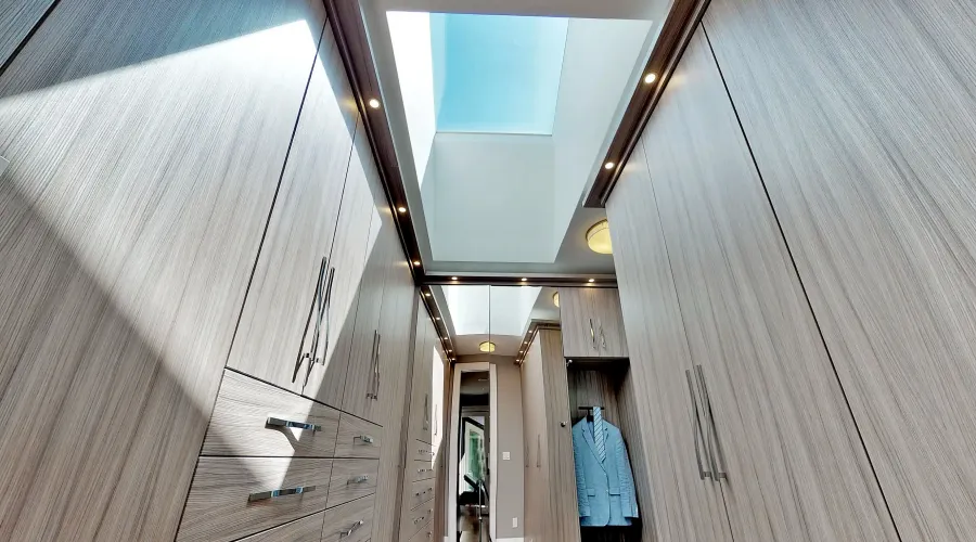 17 Dew Drop Crt, Vaughan, Ontario, L6A 1E9, Canada, 5 Bedrooms Bedrooms, 10 Rooms Rooms,6 BathroomsBathrooms,Residential,For Sale,Dew Drop,1952509