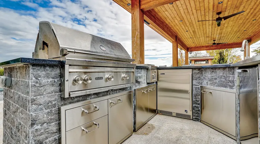 17 Dew Drop Crt, Vaughan, Ontario, L6A 1E9, Canada, 5 Bedrooms Bedrooms, 10 Rooms Rooms,6 BathroomsBathrooms,Residential,For Sale,Dew Drop,1952509