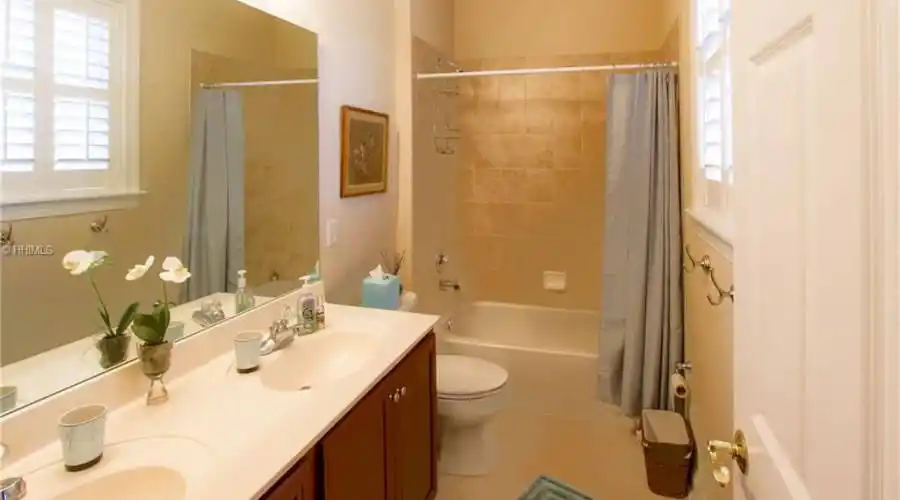 22 Farnsleigh Avenue,Bluffton,South Carolina 29910,United States,5 Bedrooms Bedrooms,5 Rooms Rooms,3 BathroomsBathrooms,Residential,Farnsleigh Avenue,191005