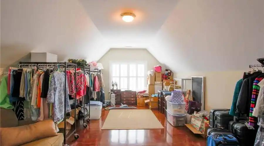 22 Farnsleigh Avenue,Bluffton,South Carolina 29910,United States,5 Bedrooms Bedrooms,5 Rooms Rooms,3 BathroomsBathrooms,Residential,Farnsleigh Avenue,191005