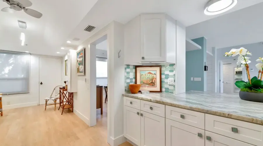 1255 N Gulfstream Ave, Sarasota, Florida, 34326, United States, 2 Bedrooms Bedrooms, 5 Rooms Rooms,2 BathroomsBathrooms,Condo,For Sale,Bay Plaza,Gulfstream,2,1953286
