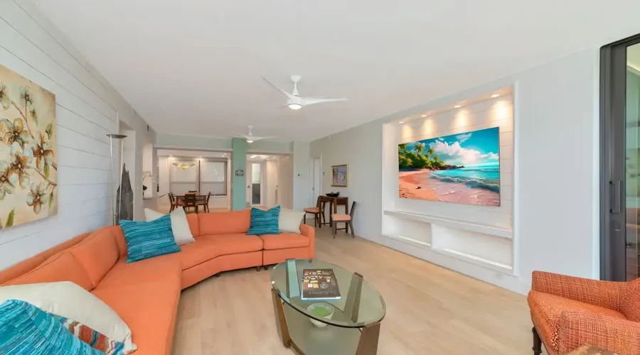 1255 N Gulfstream Ave, Sarasota, Florida, 34326, United States, 2 Bedrooms Bedrooms, 5 Rooms Rooms,2 BathroomsBathrooms,Condo,For Sale,Bay Plaza,Gulfstream,2,1953286