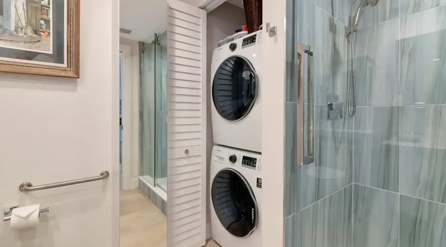 1255 N Gulfstream Ave, Sarasota, Florida, 34326, United States, 2 Bedrooms Bedrooms, 5 Rooms Rooms,2 BathroomsBathrooms,Condo,For Sale,Bay Plaza,Gulfstream,2,1953286