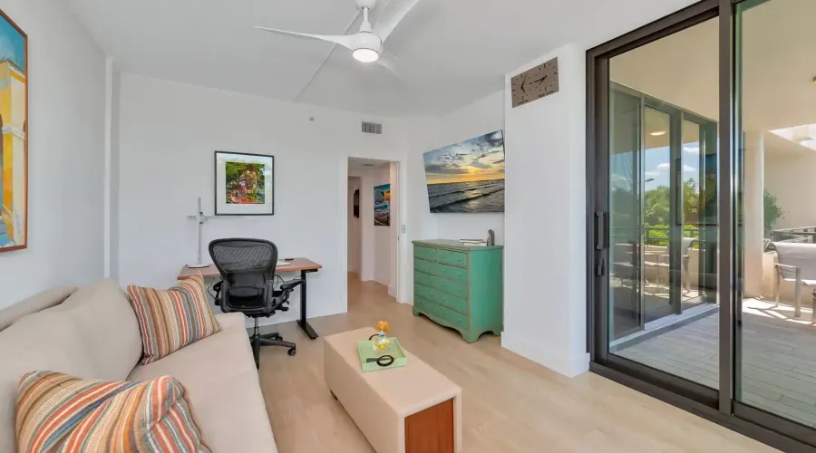 1255 N Gulfstream Ave, Sarasota, Florida, 34326, United States, 2 Bedrooms Bedrooms, 5 Rooms Rooms,2 BathroomsBathrooms,Condo,For Sale,Bay Plaza,Gulfstream,2,1953286