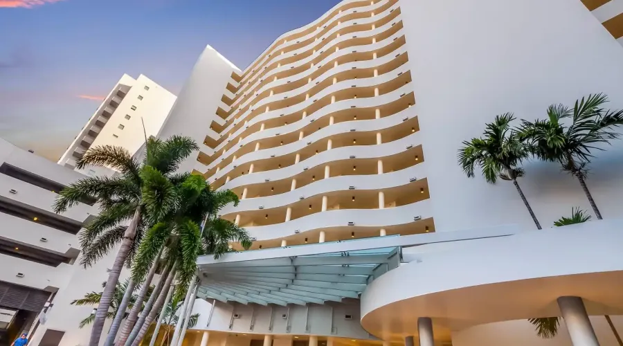 1255 N Gulfstream Ave, Sarasota, Florida, 34326, United States, 2 Bedrooms Bedrooms, 5 Rooms Rooms,2 BathroomsBathrooms,Condo,For Sale,Bay Plaza,Gulfstream,2,1953286