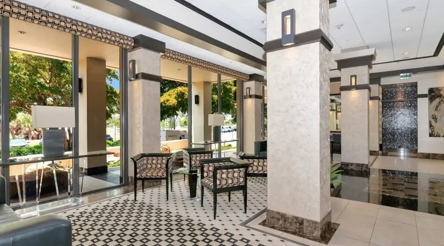 1255 N Gulfstream Ave, Sarasota, Florida, 34326, United States, 2 Bedrooms Bedrooms, 5 Rooms Rooms,2 BathroomsBathrooms,Condo,For Sale,Bay Plaza,Gulfstream,2,1953286