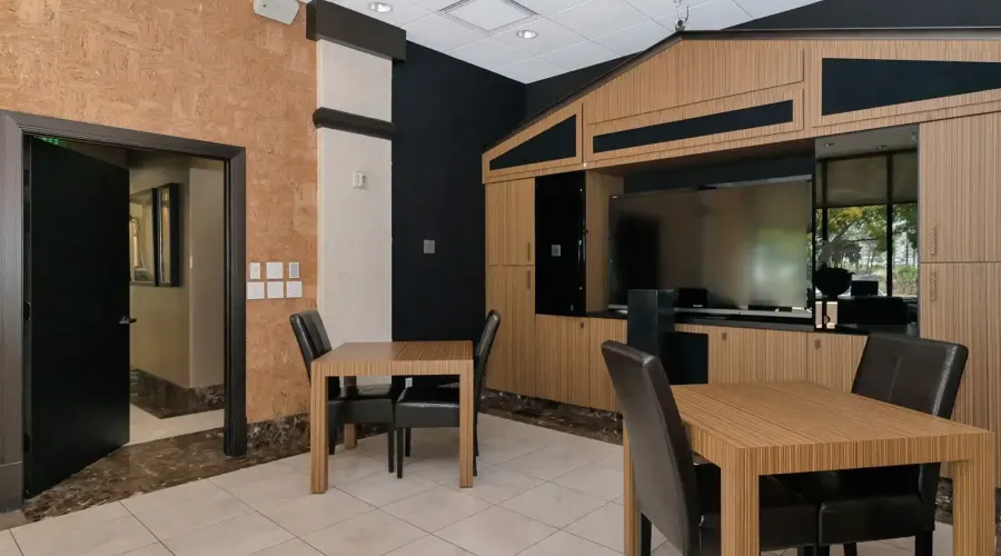 1255 N Gulfstream Ave, Sarasota, Florida, 34326, United States, 2 Bedrooms Bedrooms, 5 Rooms Rooms,2 BathroomsBathrooms,Condo,For Sale,Bay Plaza,Gulfstream,2,1953286
