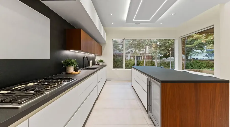 2075 Shawanaga Trail, Mississauga, Ontario, L5H 3Z3, Canada, 4 Bedrooms Bedrooms, ,6 BathroomsBathrooms,Residential,For Sale,1954444