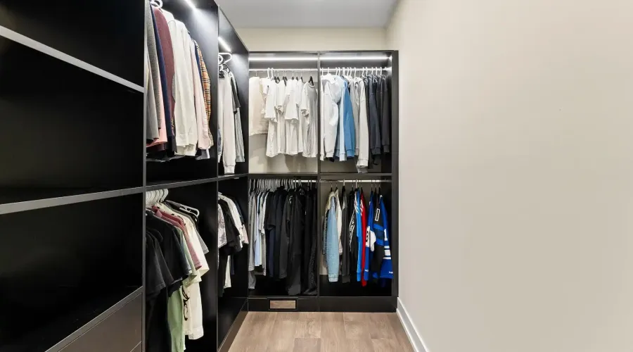 2075 Shawanaga Trail, Mississauga, Ontario, L5H 3Z3, Canada, 4 Bedrooms Bedrooms, ,6 BathroomsBathrooms,Residential,For Sale,1954444