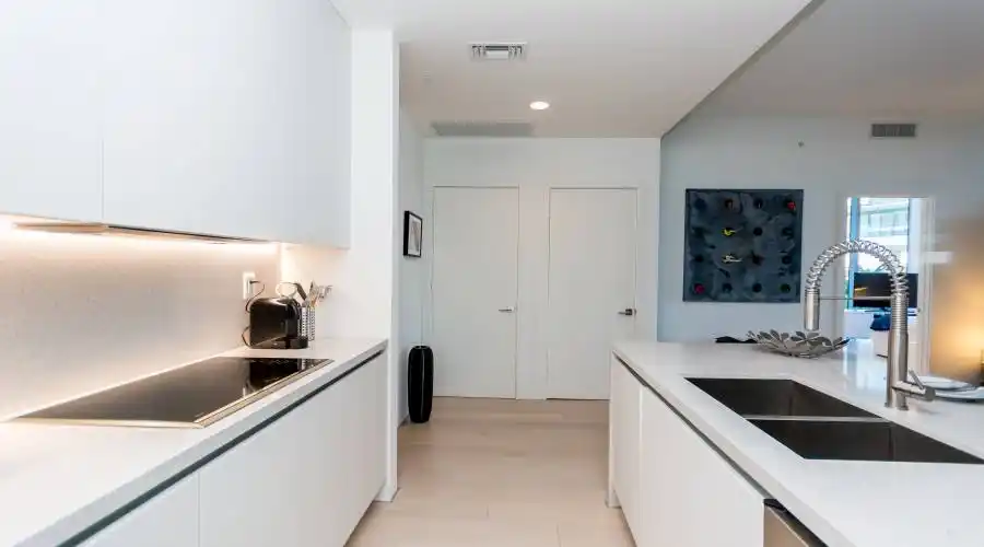801 Pointe,Miami Beach,Florida 33139,United States,3 Bedrooms Bedrooms,2 Rooms Rooms,1 BathroomBathrooms,Residential,Marea,Pointe,3,191956