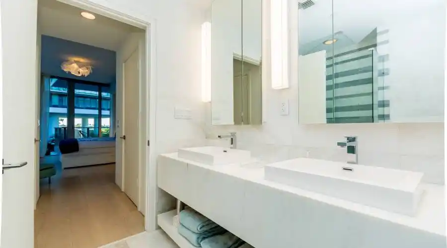 801 Pointe,Miami Beach,Florida 33139,United States,3 Bedrooms Bedrooms,2 Rooms Rooms,1 BathroomBathrooms,Residential,Marea,Pointe,3,191956