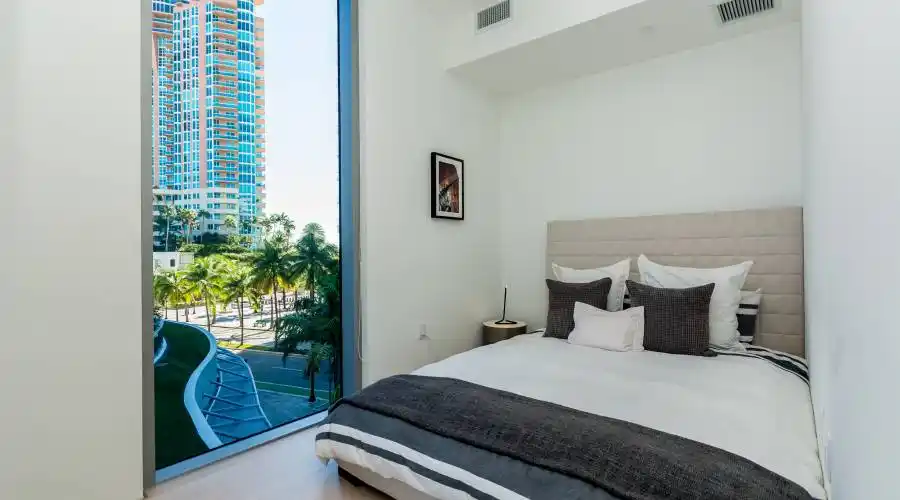 801 Pointe,Miami Beach,Florida 33139,United States,3 Bedrooms Bedrooms,2 Rooms Rooms,1 BathroomBathrooms,Residential,Marea,Pointe,3,191956