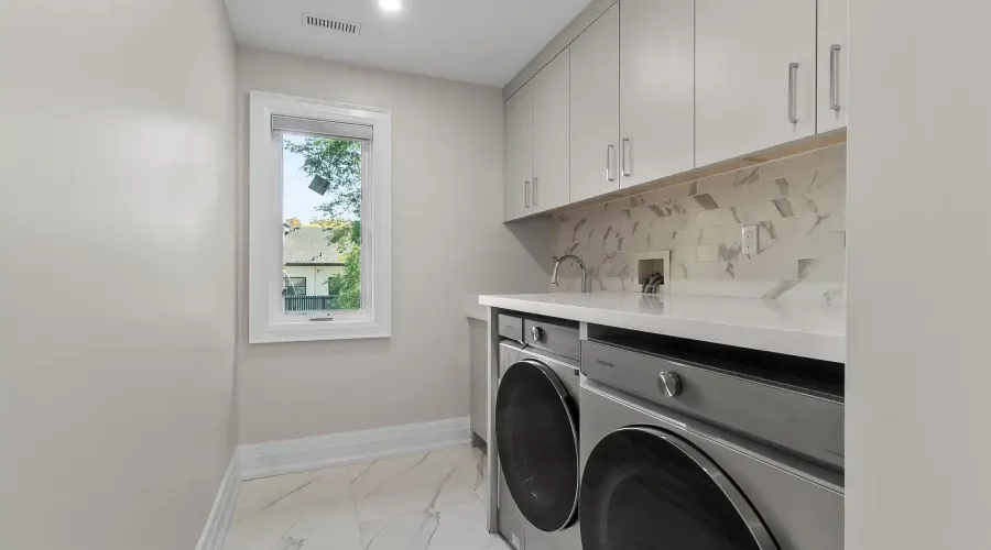 1160 Birchview Drive, Mississauga, Ontario, L5H 3C8, Canada, 5 Bedrooms Bedrooms, ,7 BathroomsBathrooms,Residential,For Sale,1963432