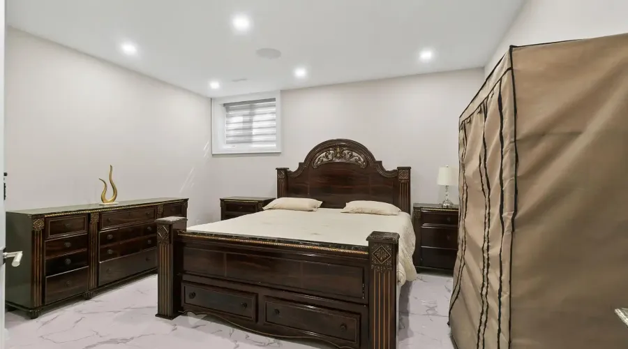 1160 Birchview Drive, Mississauga, Ontario, L5H 3C8, Canada, 5 Bedrooms Bedrooms, ,7 BathroomsBathrooms,Residential,For Sale,1963432