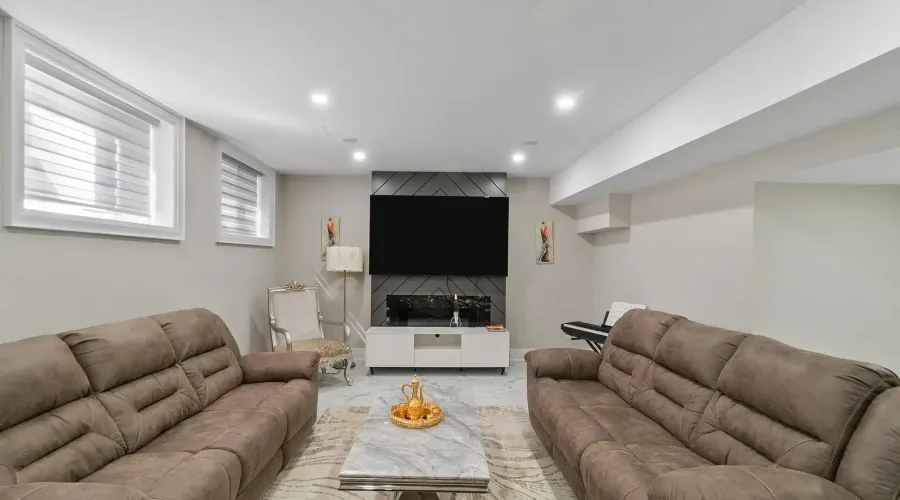 1160 Birchview Drive, Mississauga, Ontario, L5H 3C8, Canada, 5 Bedrooms Bedrooms, ,7 BathroomsBathrooms,Residential,For Sale,1963432