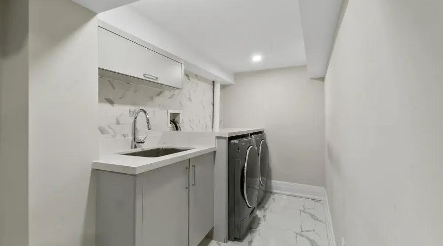 1160 Birchview Drive, Mississauga, Ontario, L5H 3C8, Canada, 5 Bedrooms Bedrooms, ,7 BathroomsBathrooms,Residential,For Sale,1963432