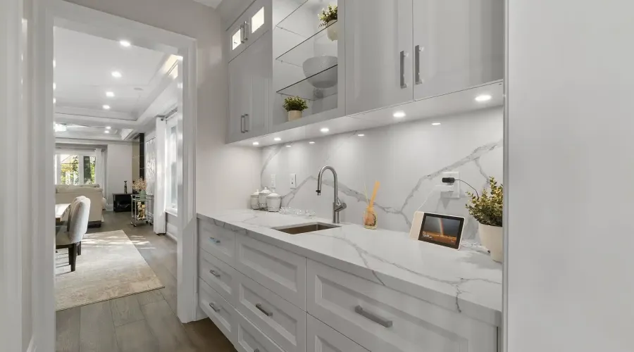 1160 Birchview Drive, Mississauga, Ontario, L5H 3C8, Canada, 5 Bedrooms Bedrooms, ,7 BathroomsBathrooms,Residential,For Sale,1963432