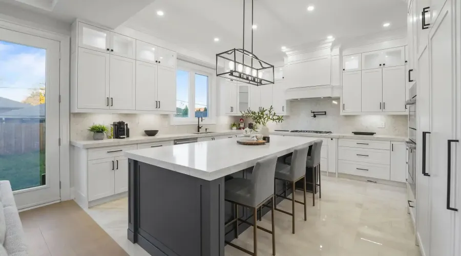 303 Delta Street, Toronto, Ontario, M8W 4G1, Canada, 4 Bedrooms Bedrooms, ,5 BathroomsBathrooms,Residential,For Sale,1964305