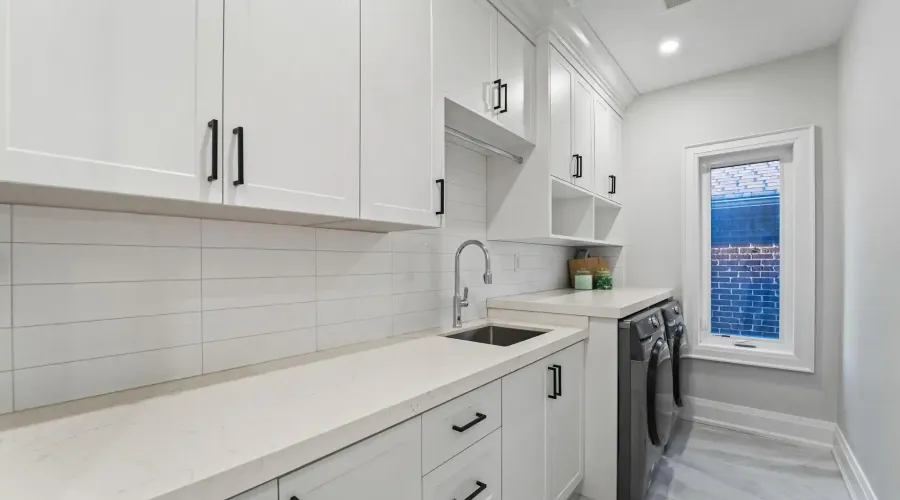 303 Delta Street, Toronto, Ontario, M8W 4G1, Canada, 4 Bedrooms Bedrooms, ,5 BathroomsBathrooms,Residential,For Sale,1964305