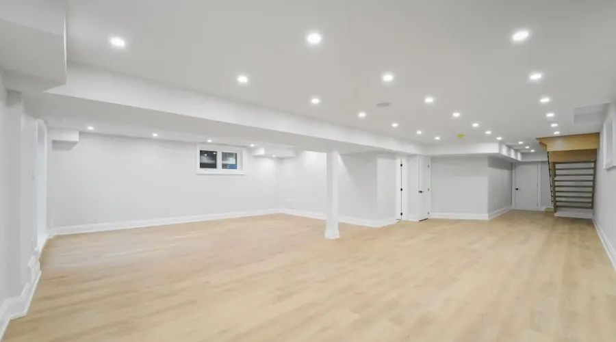 303 Delta Street, Toronto, Ontario, M8W 4G1, Canada, 4 Bedrooms Bedrooms, ,5 BathroomsBathrooms,Residential,For Sale,1964305