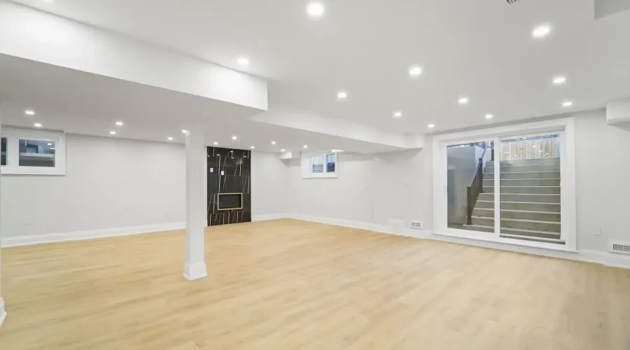 303 Delta Street, Toronto, Ontario, M8W 4G1, Canada, 4 Bedrooms Bedrooms, ,5 BathroomsBathrooms,Residential,For Sale,1964305