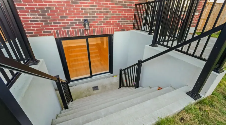 303 Delta Street, Toronto, Ontario, M8W 4G1, Canada, 4 Bedrooms Bedrooms, ,5 BathroomsBathrooms,Residential,For Sale,1964305