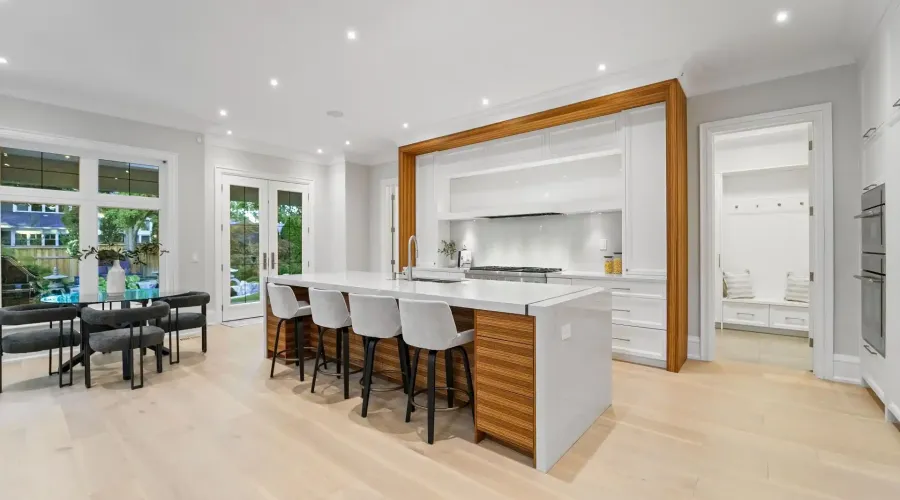 371 Willis Drive, Oakville, Ontario, L6L 4T9, Canada, 4 Bedrooms Bedrooms, ,7 BathroomsBathrooms,Residential,For Sale,1966030