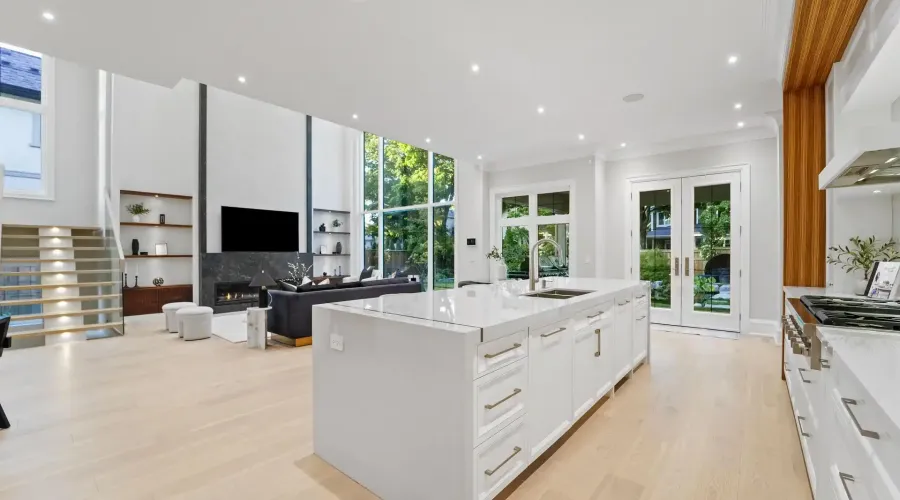 371 Willis Drive, Oakville, Ontario, L6L 4T9, Canada, 4 Bedrooms Bedrooms, ,7 BathroomsBathrooms,Residential,For Sale,1966030