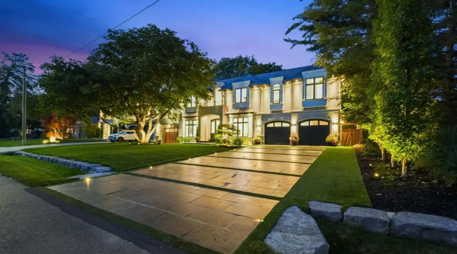 371 Willis Drive, Oakville, Ontario, L6L 4T9, Canada, 4 Bedrooms Bedrooms, ,7 BathroomsBathrooms,Residential,For Sale,1966030