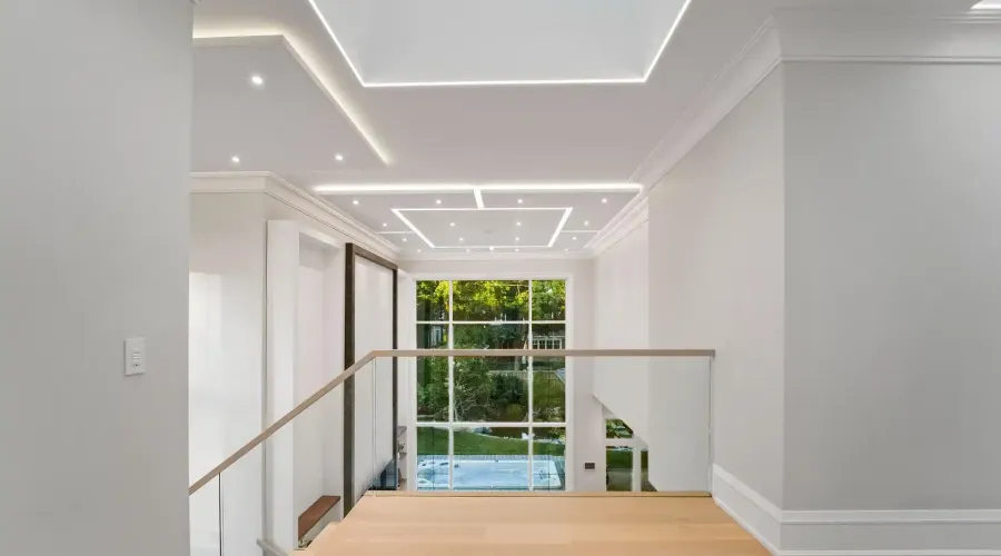 371 Willis Drive, Oakville, Ontario, L6L 4T9, Canada, 4 Bedrooms Bedrooms, ,7 BathroomsBathrooms,Residential,For Sale,1966030