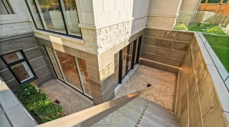 371 Willis Drive, Oakville, Ontario, L6L 4T9, Canada, 4 Bedrooms Bedrooms, ,7 BathroomsBathrooms,Residential,For Sale,1966030