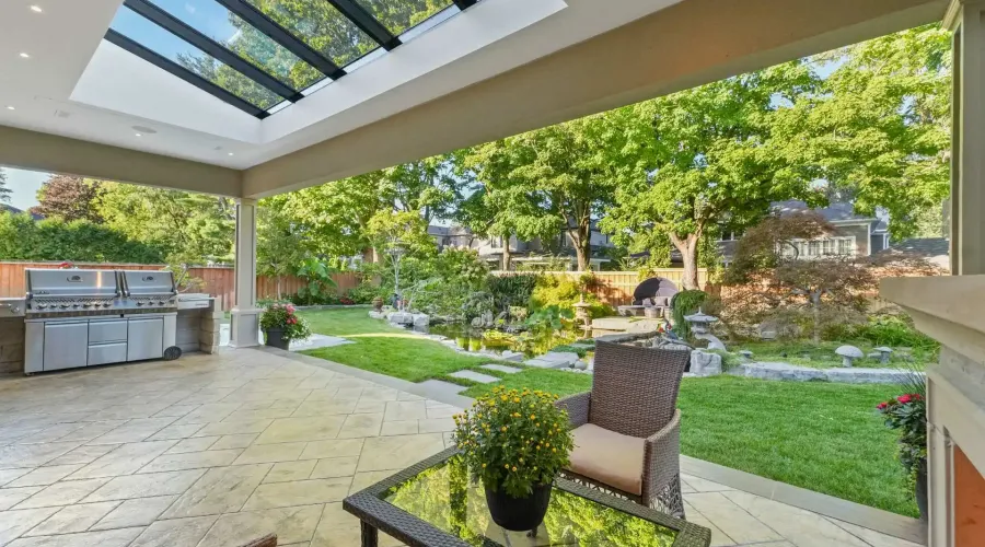 371 Willis Drive, Oakville, Ontario, L6L 4T9, Canada, 4 Bedrooms Bedrooms, ,7 BathroomsBathrooms,Residential,For Sale,1966030