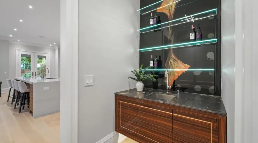 371 Willis Drive, Oakville, Ontario, L6L 4T9, Canada, 4 Bedrooms Bedrooms, ,7 BathroomsBathrooms,Residential,For Sale,1966030