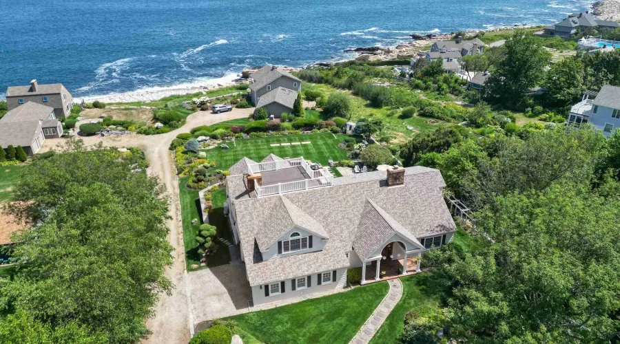 13 Phillips Avenue, Rockport, Massachusetts, 01966, United States, 4 Bedrooms Bedrooms, 10 Rooms Rooms,3 BathroomsBathrooms,Residential,For Sale,Phillips,1967112