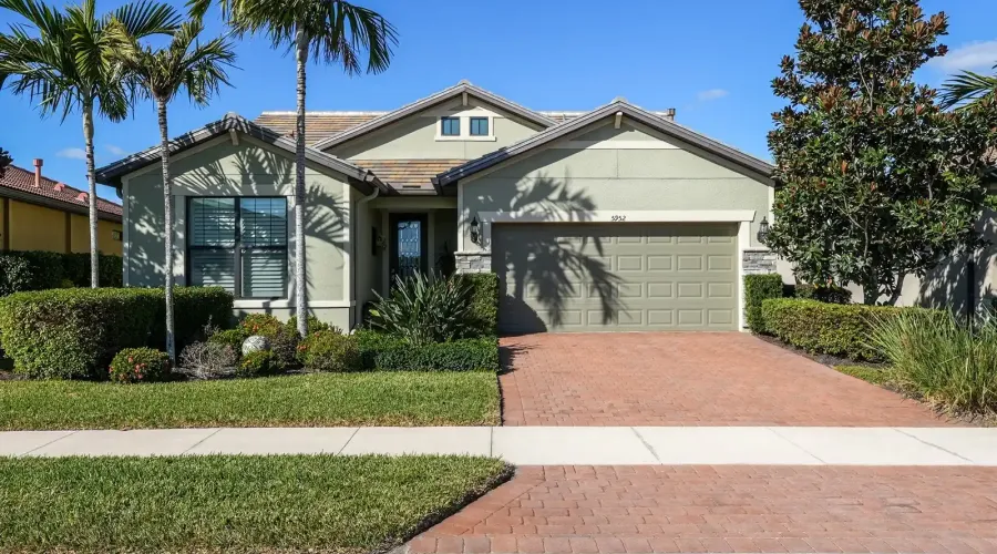 5952 Snowy Egret Drive, Sarasota, Florida, 34238, United States, 2 Bedrooms Bedrooms, 5 Rooms Rooms,2 BathroomsBathrooms,Residential,For Sale,Snowy Egret,1967319