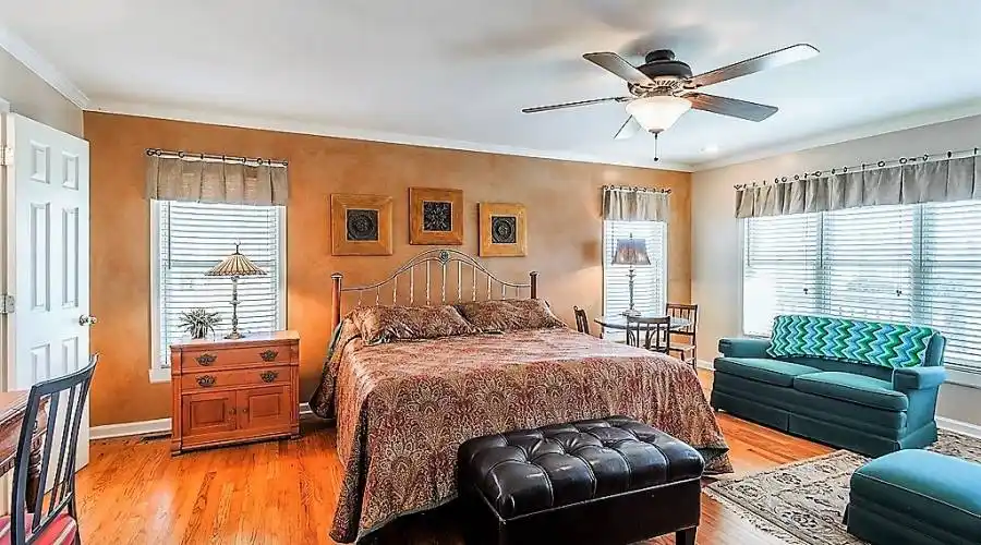 1260 Beaver Island Trail rd,walnut cove,North Carolina 27052,United States,3 Bedrooms Bedrooms,12 Rooms Rooms,2 BathroomsBathrooms,Residential,Beaver Island Trail rd,192742