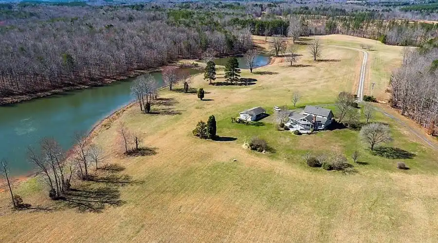 1260 Beaver Island Trail rd,walnut cove,North Carolina 27052,United States,3 Bedrooms Bedrooms,12 Rooms Rooms,2 BathroomsBathrooms,Residential,Beaver Island Trail rd,192742