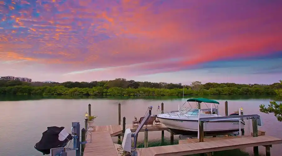 25 Lighthouse Point Drive,Longboat Key,Florida 34228,United States,4 Bedrooms Bedrooms,9 Rooms Rooms,6 BathroomsBathrooms,Residential,Lighthouse Point Drive,193089