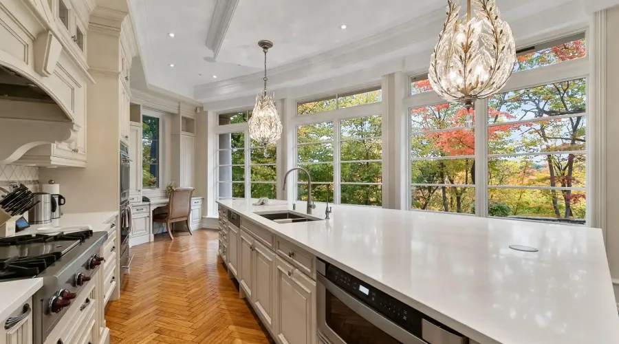 1343 Blythe Road, Mississauga, Ontario, L5H 2C2, Canada, 5 Bedrooms Bedrooms, ,10 BathroomsBathrooms,Residential,For Sale,1984533