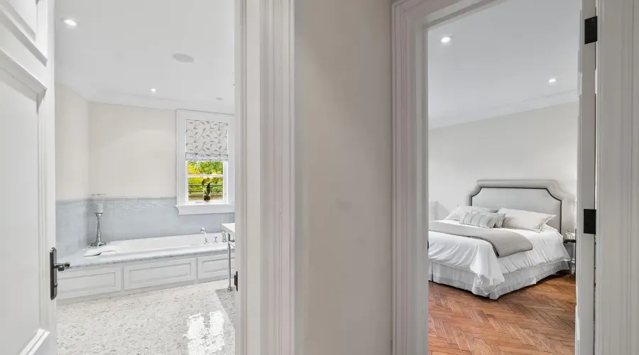 1343 Blythe Road, Mississauga, Ontario, L5H 2C2, Canada, 5 Bedrooms Bedrooms, ,10 BathroomsBathrooms,Residential,For Sale,1984533